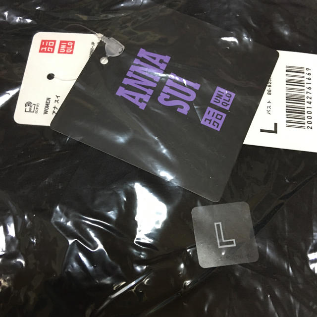 ANNA SUI(アナスイ)のユニクロ　アナスイ　コラボTシャツ　Lサイズ　ラスト レディースのトップス(Tシャツ(半袖/袖なし))の商品写真