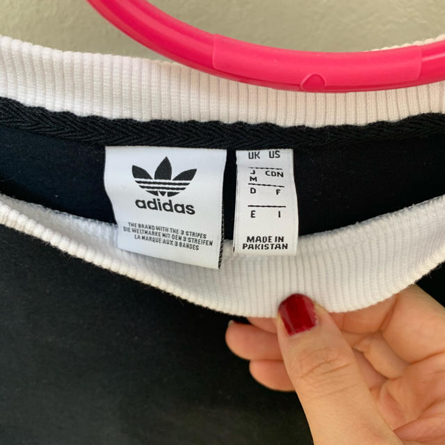 adidas(アディダス)のアディダス　ワンピース　adidas  レディースのワンピース(ミニワンピース)の商品写真