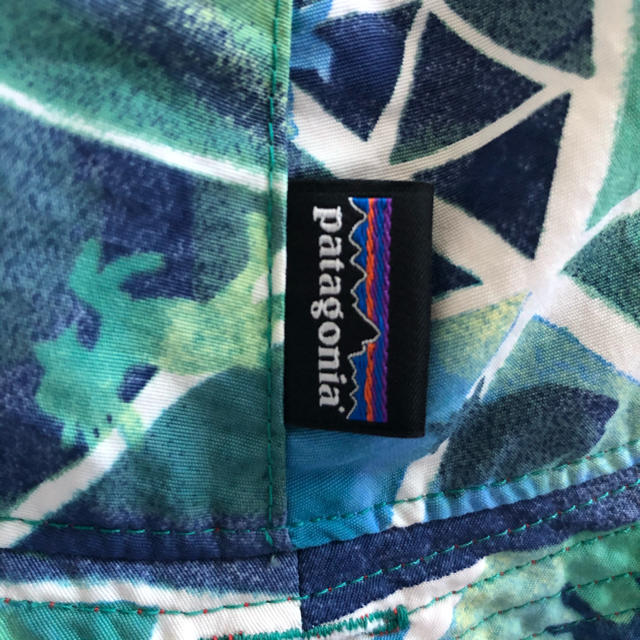 patagonia(パタゴニア)のパタゴニア　ベビー帽子　6〜12 リバーシブル キッズ/ベビー/マタニティのこども用ファッション小物(帽子)の商品写真