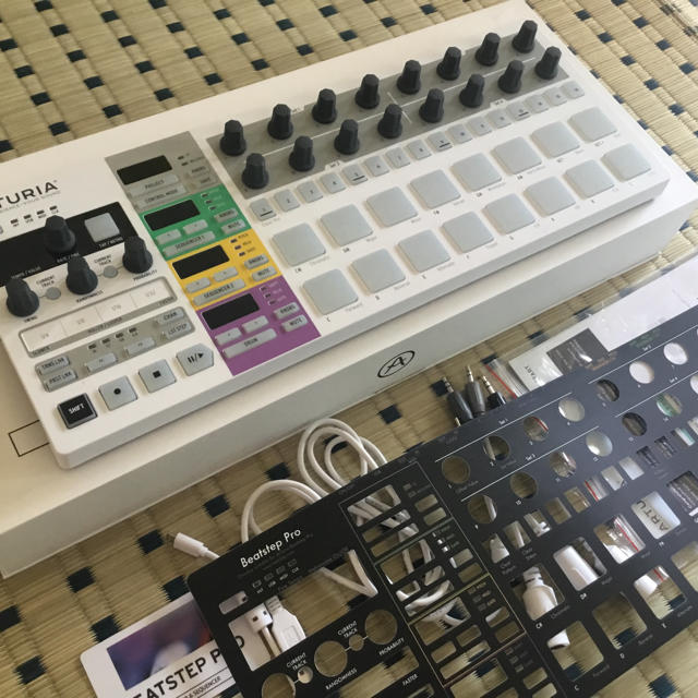 Arturia Beatstep Pro Sequencer 楽器のDTM/DAW(MIDIコントローラー)の商品写真