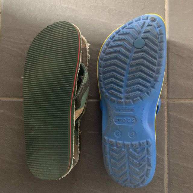 crocs(クロックス)のビーチサンダル キッズ/ベビー/マタニティのキッズ靴/シューズ(15cm~)(サンダル)の商品写真