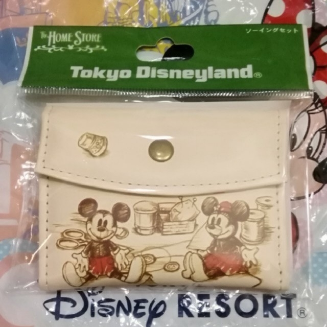 Disney(ディズニー)のディズニーリゾート　ホームストア　ソーイングセット　【新品】 エンタメ/ホビーのおもちゃ/ぬいぐるみ(キャラクターグッズ)の商品写真