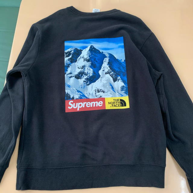 【残り時間わずか】supreme  TNF mountain crew neck