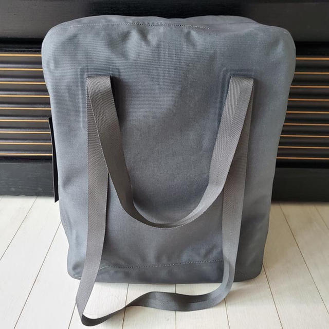 ARC'TERYX(アークテリクス)のArc’teryx VEILANCE seque tote メンズのバッグ(トートバッグ)の商品写真