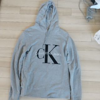 カルバンクライン(Calvin Klein)のカルバンクライン パーカー(パーカー)