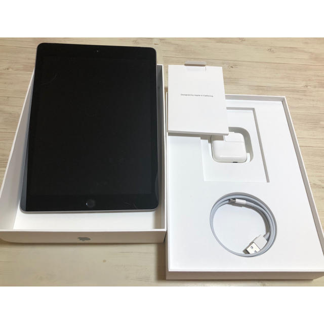 iPad 第6世代 32GB wifi ＋ cellular simフリー