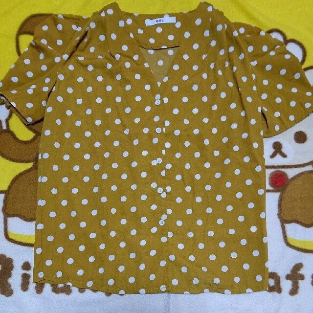 GRL(グレイル)のグレイル ドットブラウス マスタード レディースのトップス(シャツ/ブラウス(半袖/袖なし))の商品写真