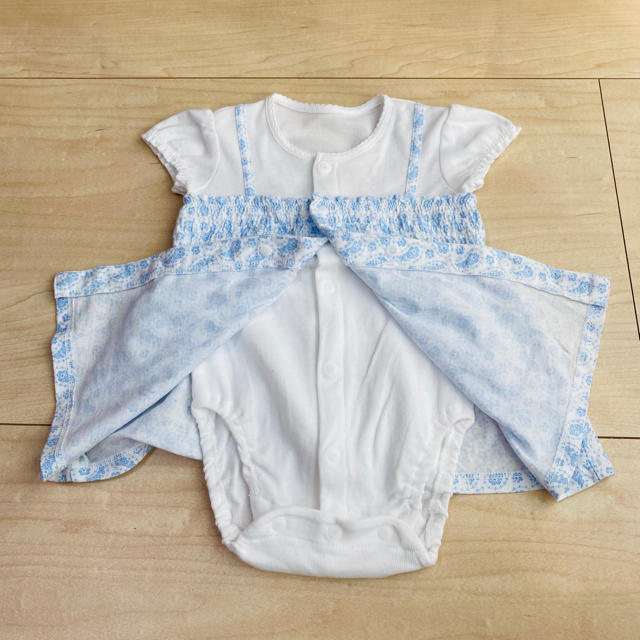 UNIQLO(ユニクロ)のUNIQLO 女の子ロンパース　（60㎝） キッズ/ベビー/マタニティのベビー服(~85cm)(ロンパース)の商品写真