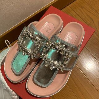 ロジェヴィヴィエ(ROGER VIVIER)の値下げ　未使用　ロジェヴィヴィエ  ビジュー　トング　22.5(サンダル)