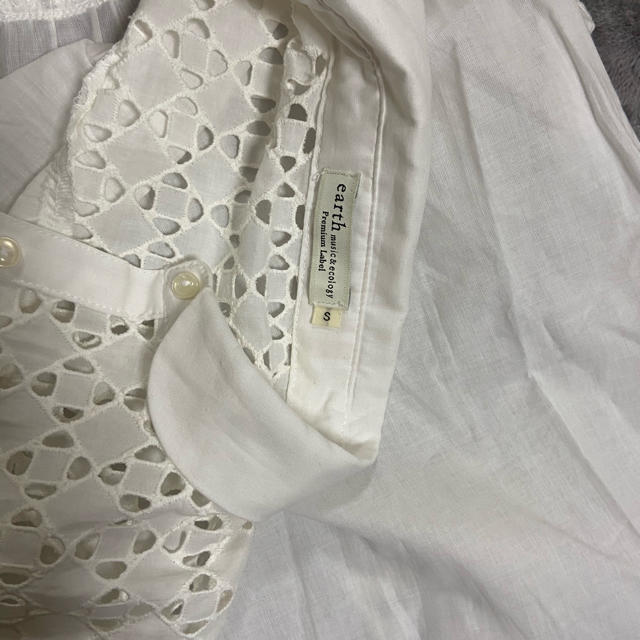 白ブラウス風シャツ　透けシャツ レディースのトップス(シャツ/ブラウス(半袖/袖なし))の商品写真