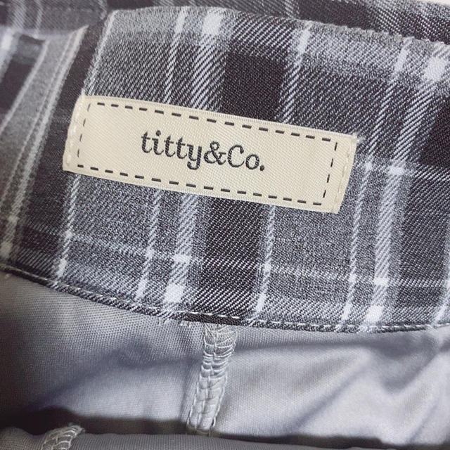 titty&co(ティティアンドコー)のtitty&co ベルト付フリルスカパン レディースのパンツ(キュロット)の商品写真