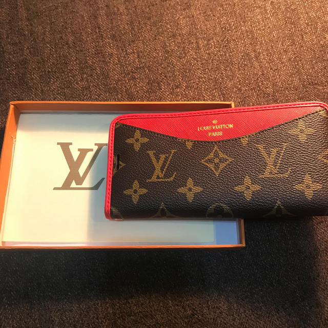 LOUIS VUITTON(ルイヴィトン)のルイヴィトン GALAXY9専用 スマホケース スマホ/家電/カメラのスマホアクセサリー(Androidケース)の商品写真