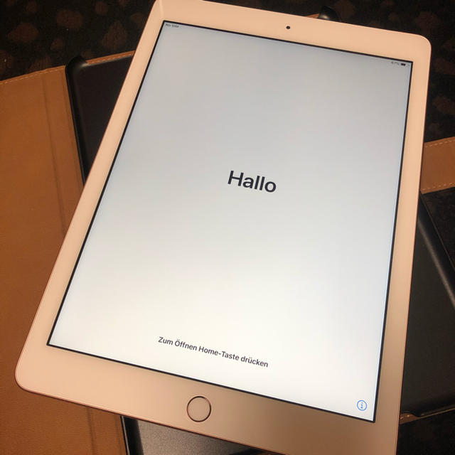 【値下げしました！】Apple iPad (第6世代) 128GB Gold