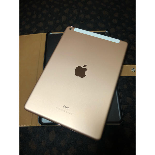 【値下げしました！】Apple iPad (第6世代) 128GB Gold 1