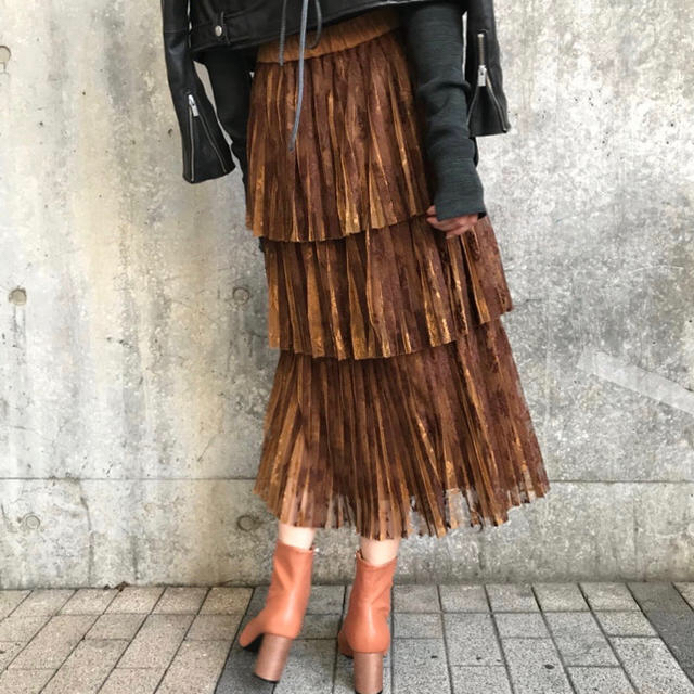 Ameri VINTAGE(アメリヴィンテージ)のAMERI PLEATS TIERED SKIRT レディースのスカート(ロングスカート)の商品写真