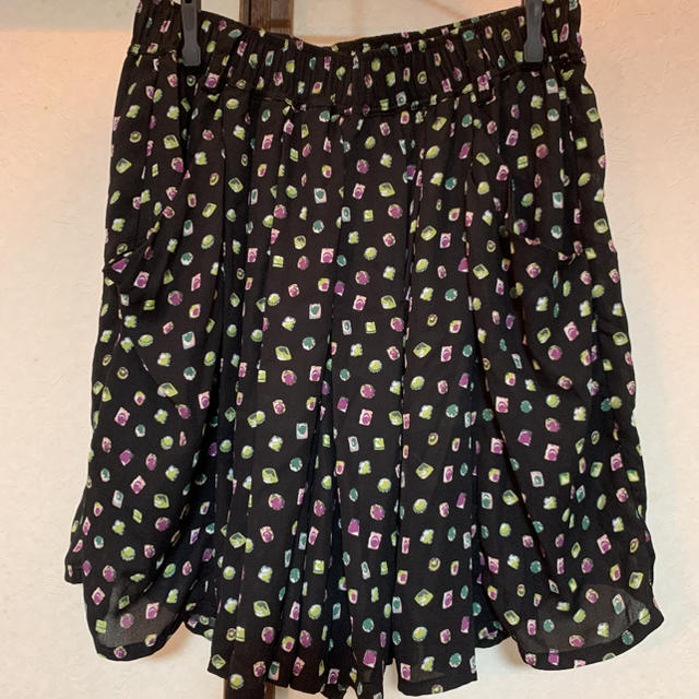 SpRay(スプレイ)の黒　柄スカート風パンツ レディースのパンツ(キュロット)の商品写真