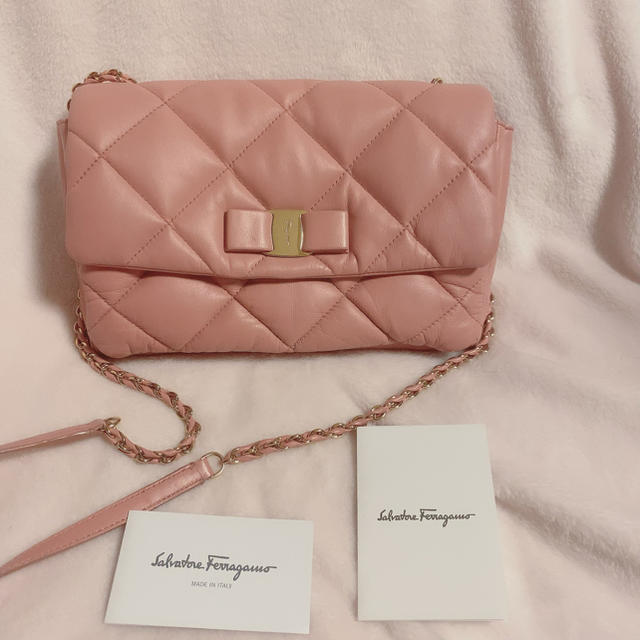 Ferragamo(フェラガモ)の【美品】定価20万♡フェラガモ♡ショルダーバッグ レディースのバッグ(ショルダーバッグ)の商品写真