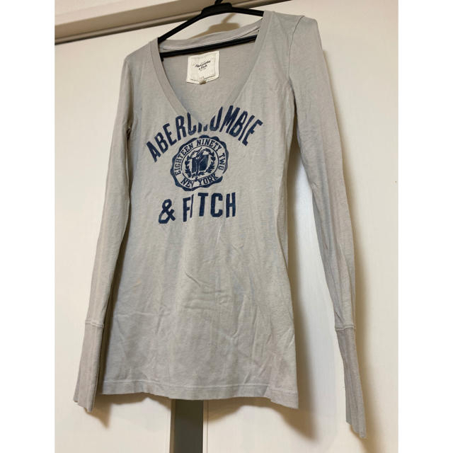 Abercrombie&Fitch(アバクロンビーアンドフィッチ)のアバクロティシャツ レディースのトップス(Tシャツ(長袖/七分))の商品写真