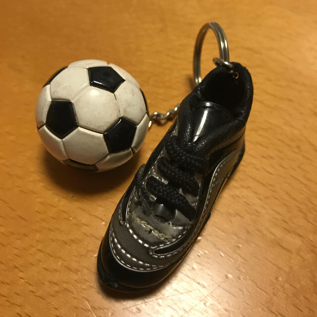 サッカー キーホルダー サッカーボールの通販 by とんちs shop｜ラクマ