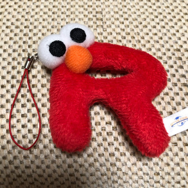 SESAME STREET(セサミストリート)のエルモ  ストラップ「R」 エンタメ/ホビーのアニメグッズ(ストラップ)の商品写真