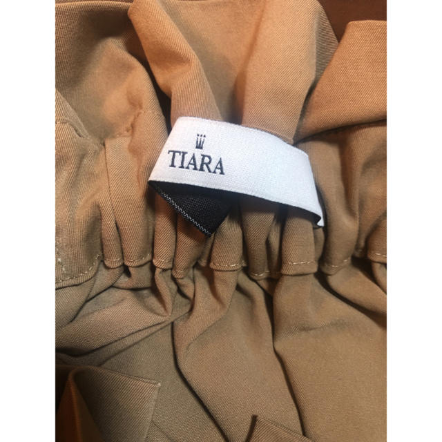 tiara(ティアラ)のTIARAチノランダムヘムスカート レディースのスカート(ロングスカート)の商品写真