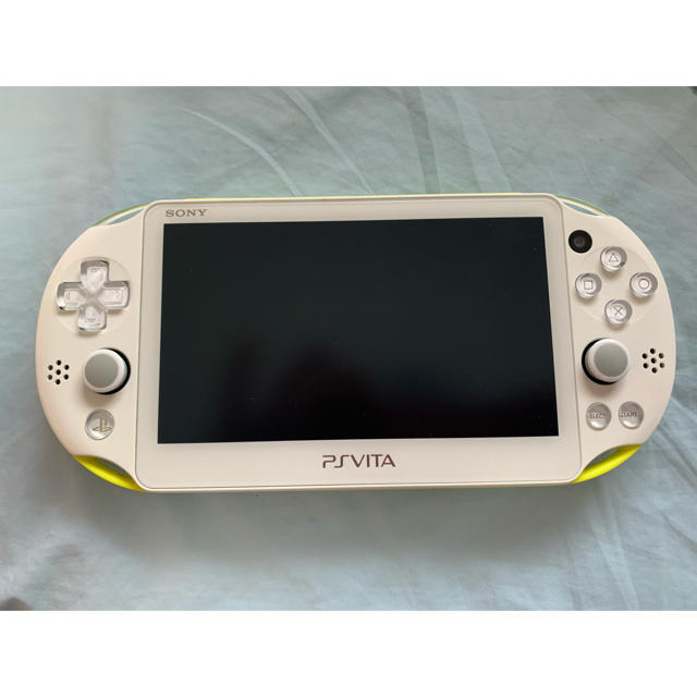 PlayStation Vita(プレイステーションヴィータ)のSONY PlayStationVITA 本体  PCH-2000ライムグリーン エンタメ/ホビーのゲームソフト/ゲーム機本体(携帯用ゲーム機本体)の商品写真