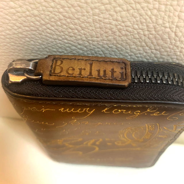 Berluti(ベルルッティ)の未使用 ベルルッティ  スモールラウンドジップ　ゴールデンパティーヌ メンズのファッション小物(折り財布)の商品写真