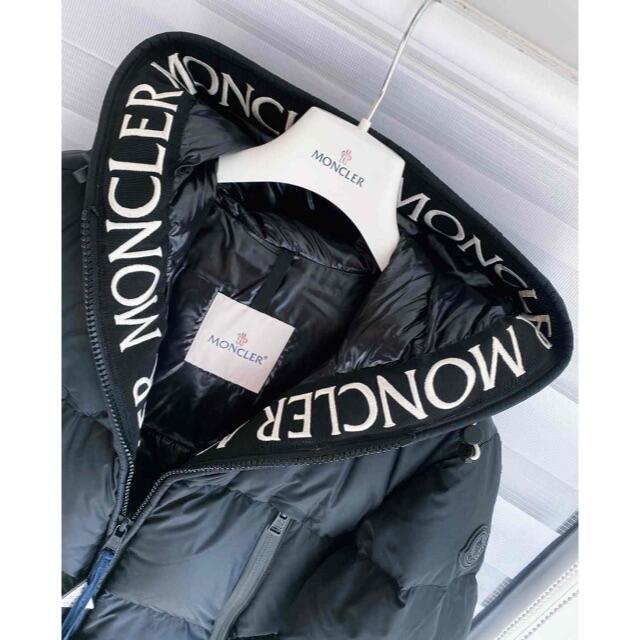 MONCLER(モンクレール)の【MONCLER】モンクレール　MONTCLA ブラック　新品未使用 メンズのジャケット/アウター(ダウンジャケット)の商品写真