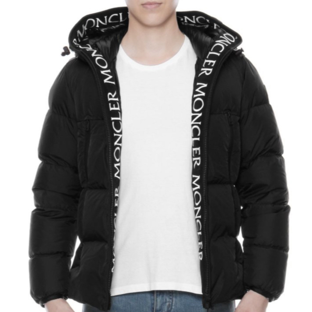 MONCLER(モンクレール)の【MONCLER】モンクレール　MONTCLA ブラック　新品未使用 メンズのジャケット/アウター(ダウンジャケット)の商品写真