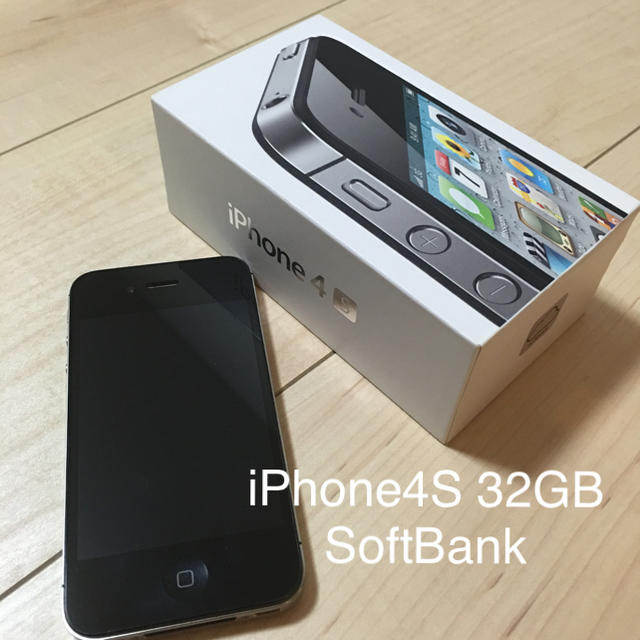 iPhone4S-32 SoftBank スマホ/家電/カメラのスマートフォン/携帯電話(スマートフォン本体)の商品写真