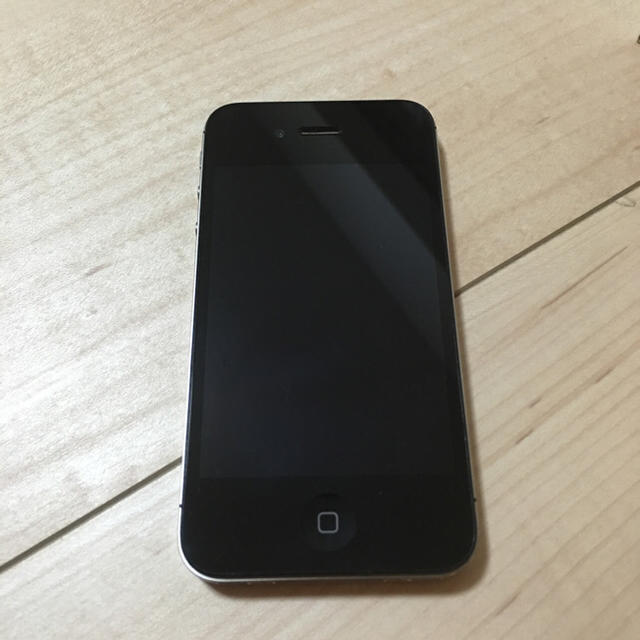 iPhone4S-32 SoftBank スマホ/家電/カメラのスマートフォン/携帯電話(スマートフォン本体)の商品写真
