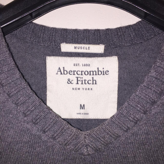 Abercrombie&Fitch(アバクロンビーアンドフィッチ)のぽん様専用 アバクロ Vネックセーター メンズのトップス(ニット/セーター)の商品写真