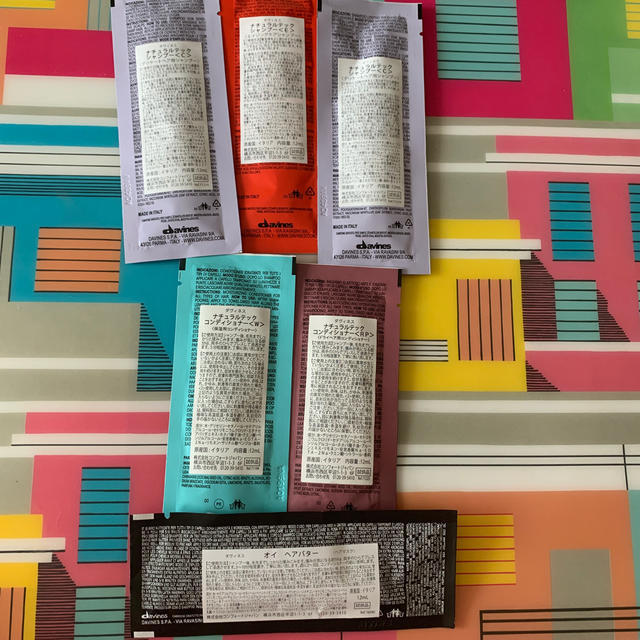 BARNEYS NEW YORK(バーニーズニューヨーク)の［davines］ヘアケアサンプルセット コスメ/美容のキット/セット(サンプル/トライアルキット)の商品写真