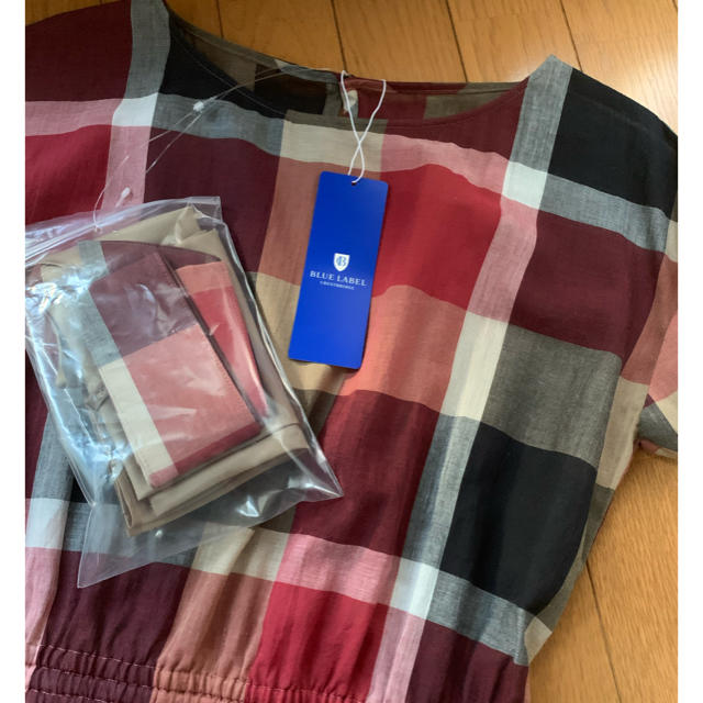 BURBERRY BLUE LABEL(バーバリーブルーレーベル)の半額以下★ブルーレーベル クレストブリッジ夏おりぼんワンピース新品★ レディースのワンピース(ひざ丈ワンピース)の商品写真