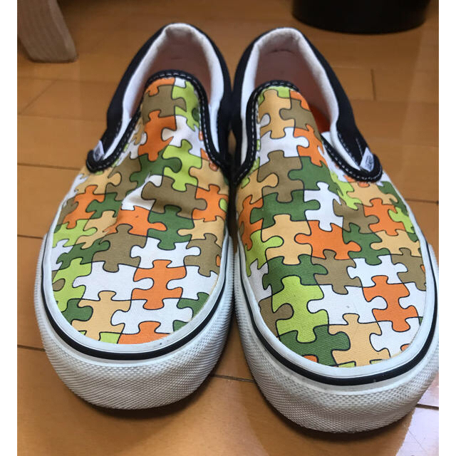 VANS(ヴァンズ)のVANS  スリッポン　オレンジ　パズル柄 レディースの靴/シューズ(スリッポン/モカシン)の商品写真