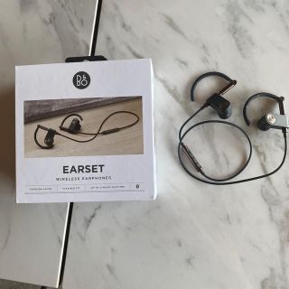 b&o ワイヤレスイヤフォン earset グラファイトブラウン(ヘッドフォン/イヤフォン)