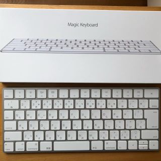 アップル(Apple)の【美品】充電式 Apple Magic Keyboard MLA22J/A(PC周辺機器)