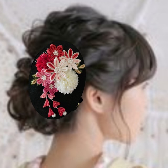 正絹　二重剣つまみの赤い髪飾り ハンドメイドのアクセサリー(ヘアアクセサリー)の商品写真