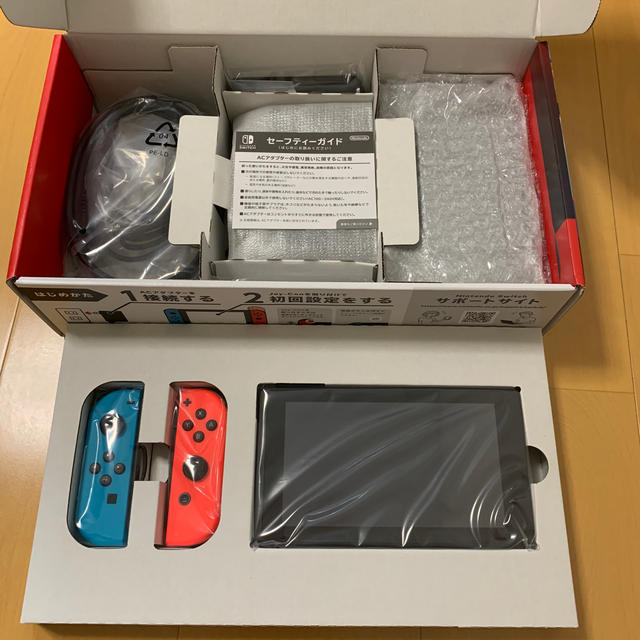 送料無料　新品　Nintendo Switch 本体 ネオンブルー・ネオンレッド 1