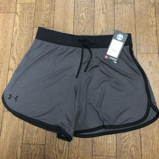 UNDER ARMOUR(アンダーアーマー)のアンダーアーマー　ランニング　ショートパンツ　Mサイズ レディースのパンツ(ショートパンツ)の商品写真