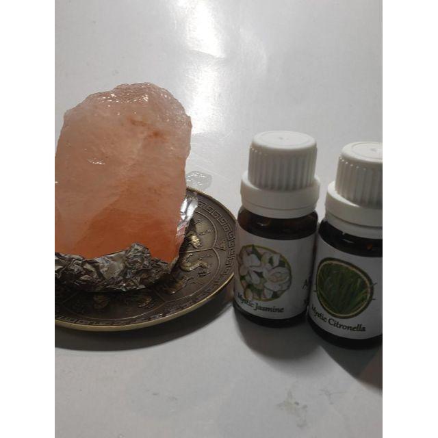 HEMアロマオイルとアロマストーン（でかいピンク岩塩） コスメ/美容のリラクゼーション(アロマオイル)の商品写真