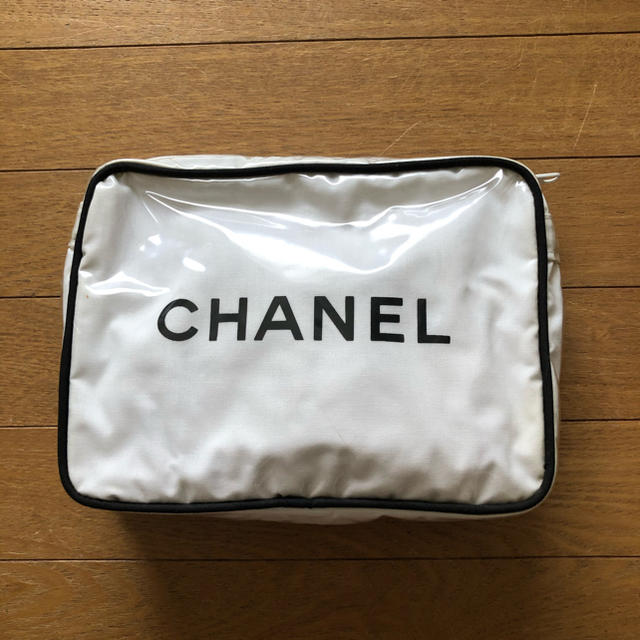 CHANEL(シャネル)のシャネル　ノベルティポーチ レディースのバッグ(ハンドバッグ)の商品写真