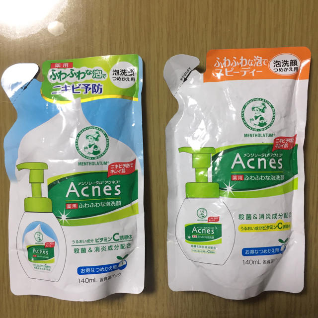 ロート製薬(ロートセイヤク)のメンソレータム アクネス 薬用ふわふわな泡洗顔 つめかえ用(140ml) 2点 コスメ/美容のスキンケア/基礎化粧品(洗顔料)の商品写真