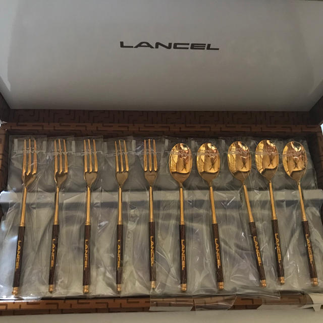 LANCEL(ランセル)のＬAＮＳＥＬ　スプーン&フォークセット　新品 キッズ/ベビー/マタニティの授乳/お食事用品(スプーン/フォーク)の商品写真