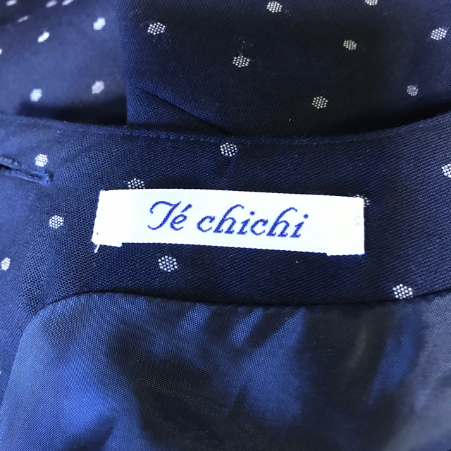 Techichi(テチチ)のドット柄ワンピース　te chi chi レディースのワンピース(ひざ丈ワンピース)の商品写真