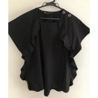 ザラ(ZARA)のZARA 黒 フリルブラウス(シャツ/ブラウス(半袖/袖なし))