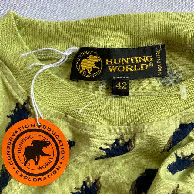 HUNTING WORLD(ハンティングワールド)の美品 ハンティングワールド レディース 黄緑 ゾウ 総柄 Tシャツ サイズ42 レディースのトップス(Tシャツ(半袖/袖なし))の商品写真