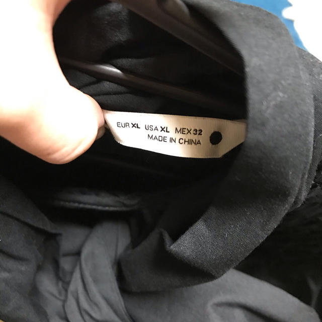 ZARA(ザラ)のZARA フリルシャツ　リボンシャツ レディースのトップス(シャツ/ブラウス(長袖/七分))の商品写真