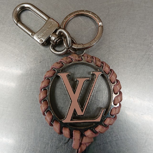 LOUIS VUITTON(ルイヴィトン)のお値下げ相談しますヴィトン ピンク キーリング レディースのファッション小物(キーホルダー)の商品写真