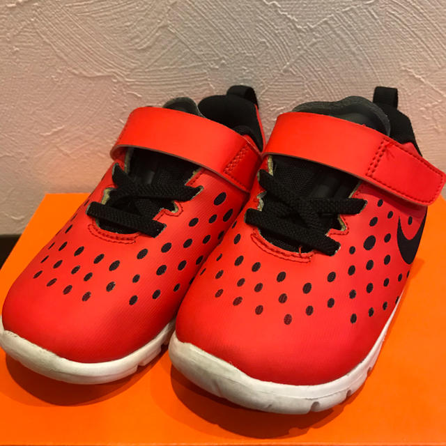 NIKE(ナイキ)のNIKE キッズスニーカー キッズ/ベビー/マタニティのベビー靴/シューズ(~14cm)(スニーカー)の商品写真